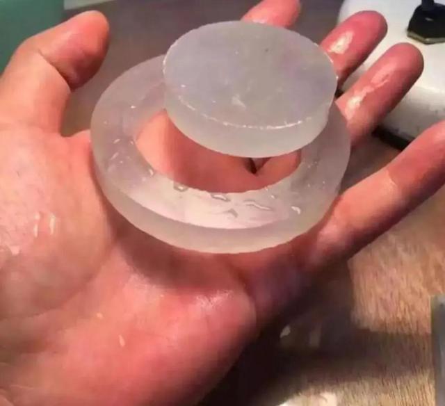 玻璃种翡翠a货手镯价格的简单介绍-第5张图片-翡翠网 玻璃种翡翠a货手镯价格的简单介绍-第5张图片-翡翠网