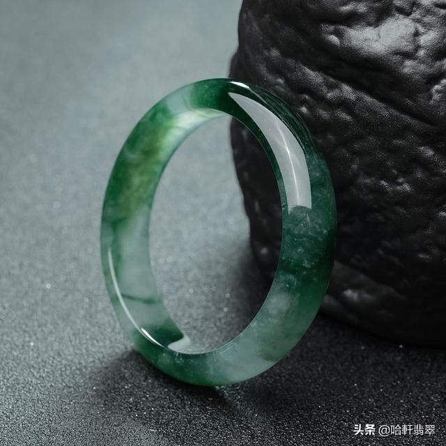 85万翡翠手镯图片,百万翡翠手镯图片-第2张图片-翡翠网 85万翡翠手镯图片,百万翡翠手镯图片-第2张图片-翡翠网