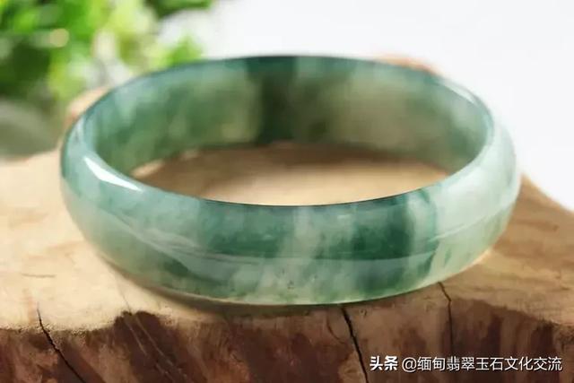 谢娜翡翠手镯图片大全一般翡翠手镯-第8张图片-翡翠网 谢娜翡翠手镯图片大全一般翡翠手镯-第8张图片-翡翠网