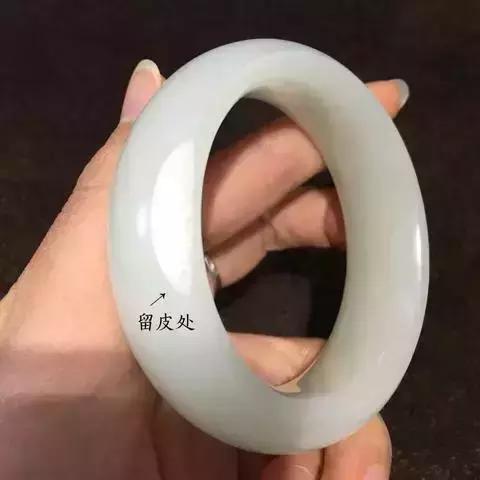 冰黄翡翠手镯原石切法,糯冰种翡翠手镯值钱吗-第20张图片-翡翠网 冰黄翡翠手镯原石切法,糯冰种翡翠手镯值钱吗-第20张图片-翡翠网