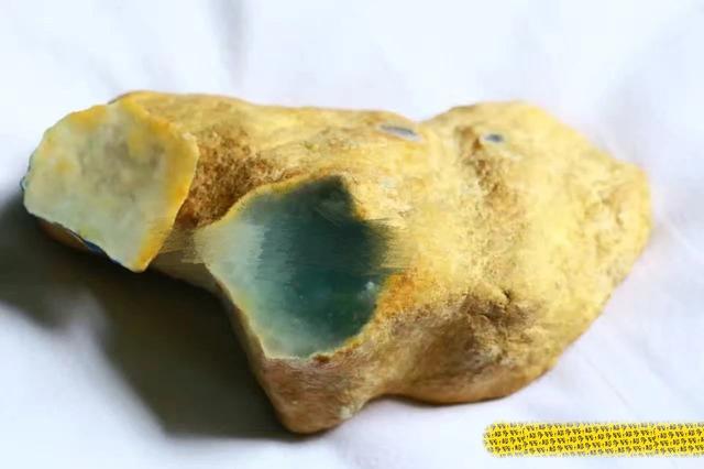 翡翠知识冰清原石的简单介绍-第9张图片-翡翠网 翡翠知识冰清原石的简单介绍-第9张图片-翡翠网