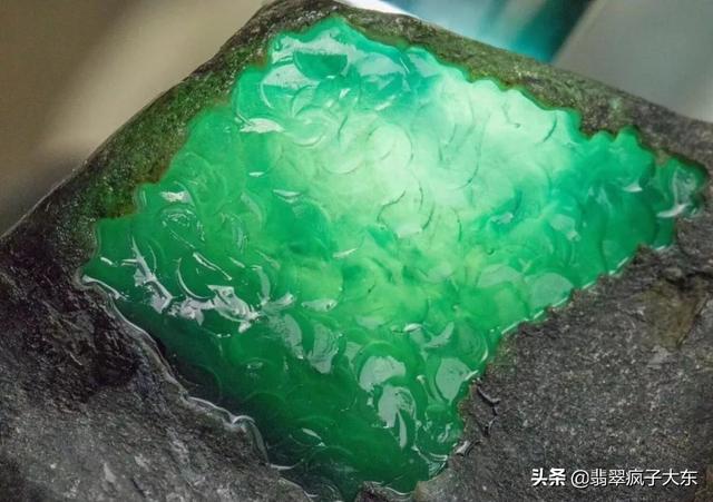 关于翡翠原石堵石的信息-第10张图片-翡翠网