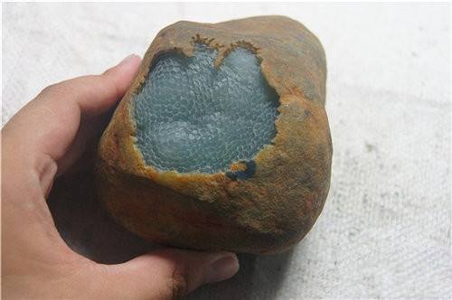 缅甸挖翡翠免费的么,山上有没有可能找到翡翠原石-第1张图片-翡翠网 缅甸挖翡翠免费的么,山上有没有可能找到翡翠原石-第1张图片-翡翠网