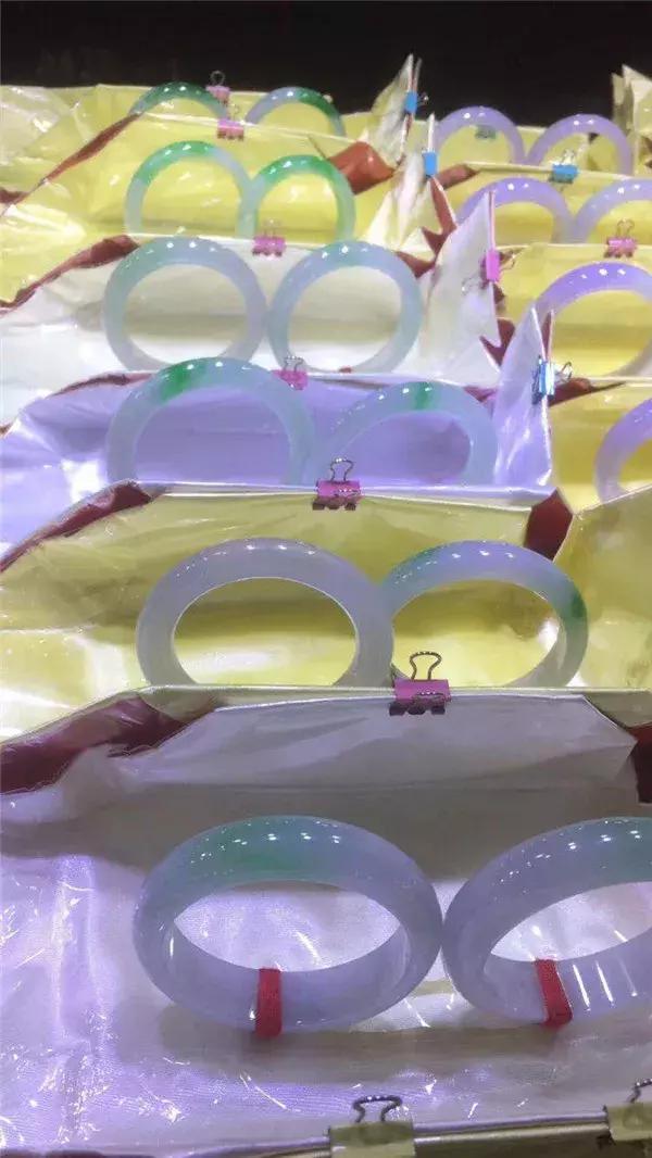 中国珠宝属于哪个档次,中国十大珠宝品牌排名-第5张图片-翡翠网 中国珠宝属于哪个档次,中国十大珠宝品牌排名-第5张图片-翡翠网