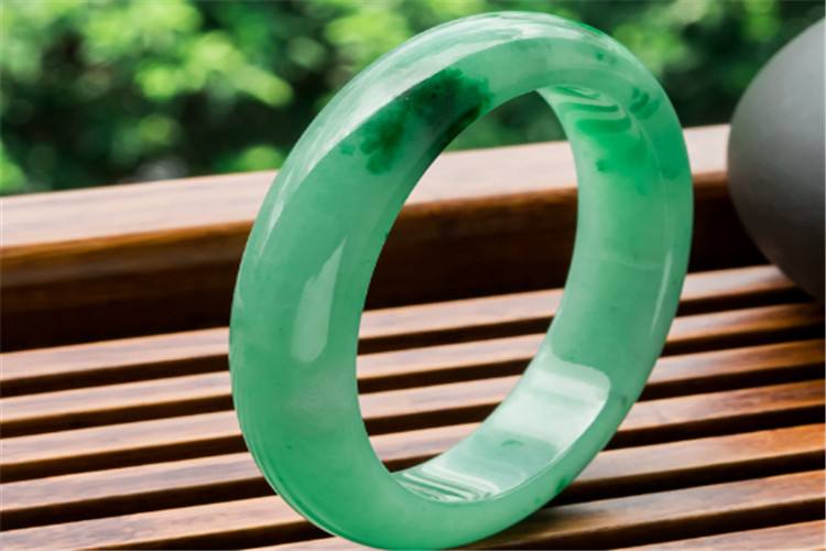 缅甸翡翠的基本知识的简单介绍-第2张图片-翡翠网