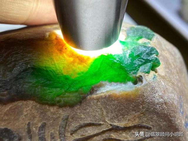 红皮木那翡翠原石,翡翠原石皮色-第1张图片-翡翠网 红皮木那翡翠原石,翡翠原石皮色-第1张图片-翡翠网