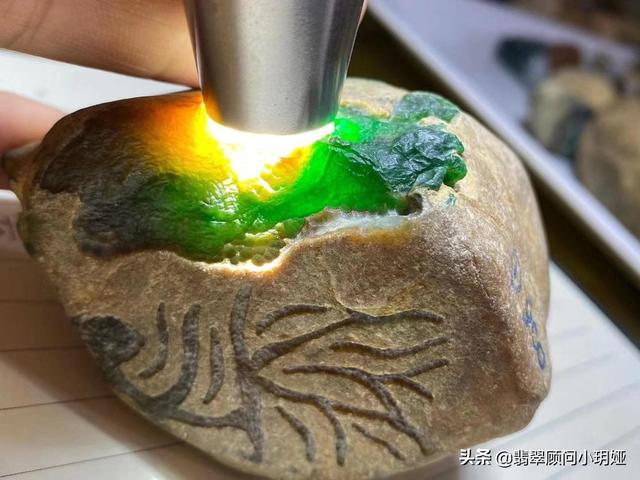 红皮木那翡翠原石,翡翠原石皮色-第2张图片-翡翠网 红皮木那翡翠原石,翡翠原石皮色-第2张图片-翡翠网