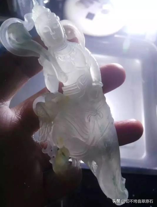 玉石原石放在家里风水,翡翠原石摆件-第7张图片-翡翠网 玉石原石放在家里风水,翡翠原石摆件-第7张图片-翡翠网