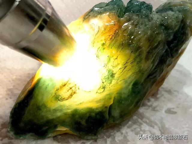 玉石原石放在家里风水,翡翠原石摆件-第11张图片-翡翠网 玉石原石放在家里风水,翡翠原石摆件-第11张图片-翡翠网