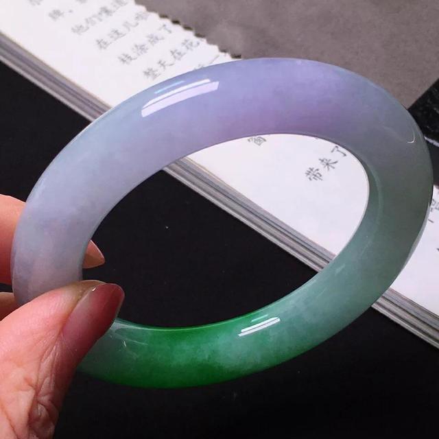 关于翡翠原石出春什么意思的信息-第1张图片-翡翠网 关于翡翠原石出春什么意思的信息-第1张图片-翡翠网