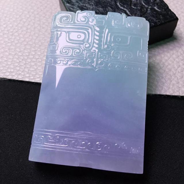 关于翡翠原石出春什么意思的信息-第3张图片-翡翠网 关于翡翠原石出春什么意思的信息-第3张图片-翡翠网