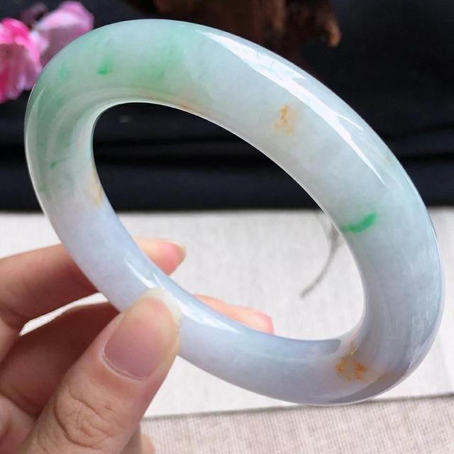 关于翡翠原石出春什么意思的信息-第6张图片-翡翠网 关于翡翠原石出春什么意思的信息-第6张图片-翡翠网