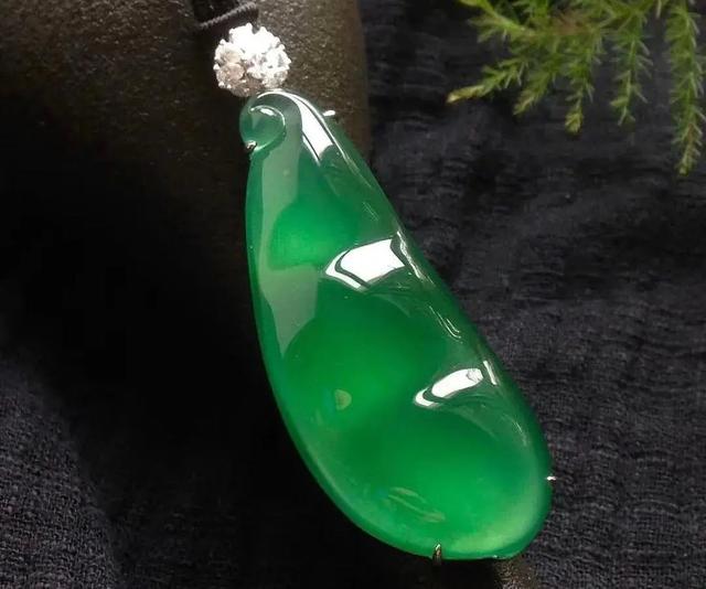 会卡翡翠原石的特点,原石翡翠抛光-第1张图片-翡翠网 会卡翡翠原石的特点,原石翡翠抛光-第1张图片-翡翠网