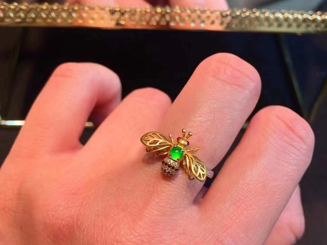 女士珠宝首饰图片,玉石首饰图片-第7张图片-翡翠网 女士珠宝首饰图片,玉石首饰图片-第7张图片-翡翠网