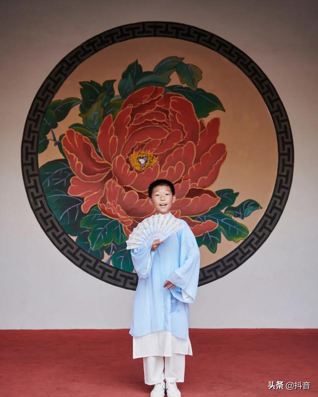 f2代茄子抖音,富二代f2抖音app茄子-第4张图片-翡翠网 f2代茄子抖音,富二代f2抖音app茄子-第4张图片-翡翠网