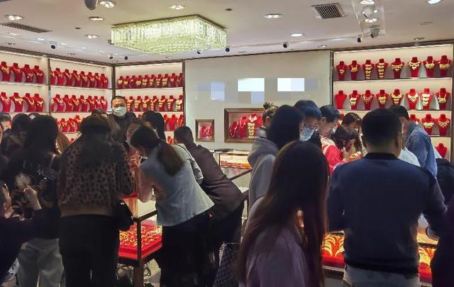 深圳金银首饰加工培训,银匠学徒前景怎么样-第10张图片-翡翠网 深圳金银首饰加工培训,银匠学徒前景怎么样-第10张图片-翡翠网