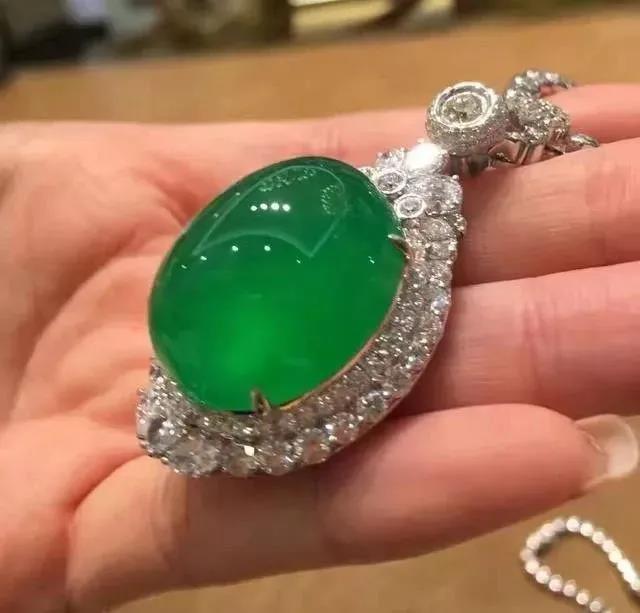 翡翠颜色的专业知识,翡翠专业知识培训-第1张图片-翡翠网 翡翠颜色的专业知识,翡翠专业知识培训-第1张图片-翡翠网