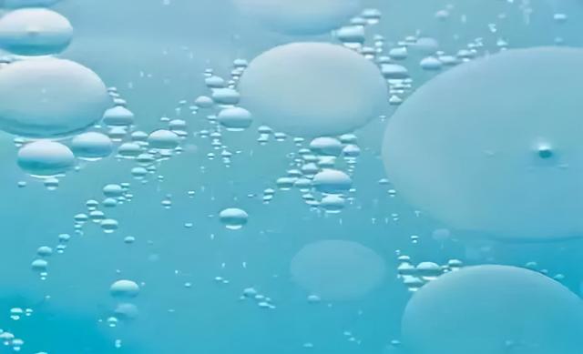 冰飘花翡翠手镯有皮裂值多少钱翡翠手镯带有皮裂-第10张图片-翡翠网 冰飘花翡翠手镯有皮裂值多少钱翡翠手镯带有皮裂-第10张图片-翡翠网