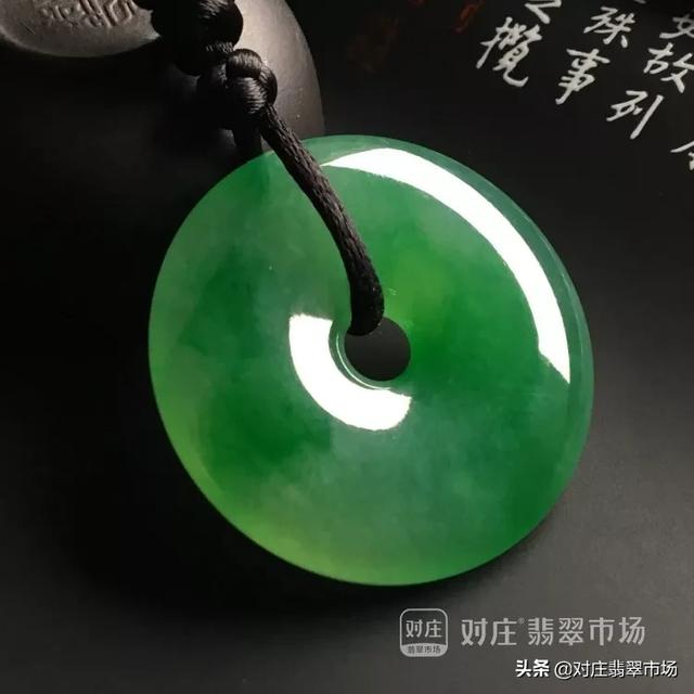 翡翠趣味知识什么是好翡翠-第13张图片-翡翠网 翡翠趣味知识什么是好翡翠-第13张图片-翡翠网