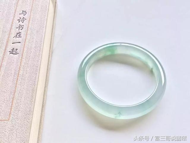 关于翡翠水头基本知识的信息-第1张图片-翡翠网 关于翡翠水头基本知识的信息-第1张图片-翡翠网