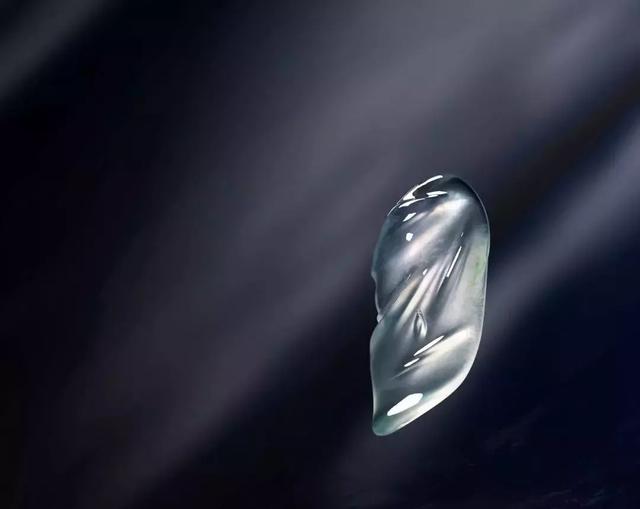 翡翠随形原石挂件流行趋势的简单介绍-第3张图片-翡翠网 翡翠随形原石挂件流行趋势的简单介绍-第3张图片-翡翠网