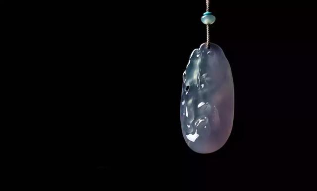 翡翠随形原石挂件流行趋势的简单介绍-第13张图片-翡翠网 翡翠随形原石挂件流行趋势的简单介绍-第13张图片-翡翠网