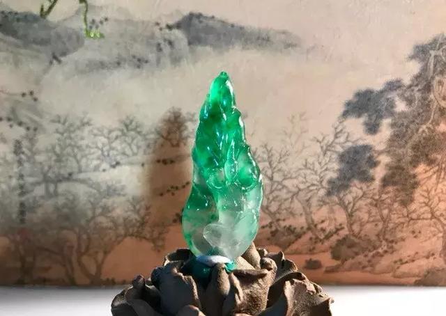 翡翠随形原石挂件流行趋势的简单介绍-第16张图片-翡翠网 翡翠随形原石挂件流行趋势的简单介绍-第16张图片-翡翠网