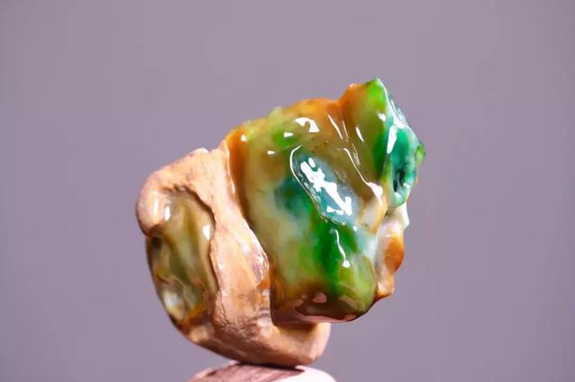 翡翠随形原石挂件流行趋势的简单介绍-第17张图片-翡翠网 翡翠随形原石挂件流行趋势的简单介绍-第17张图片-翡翠网