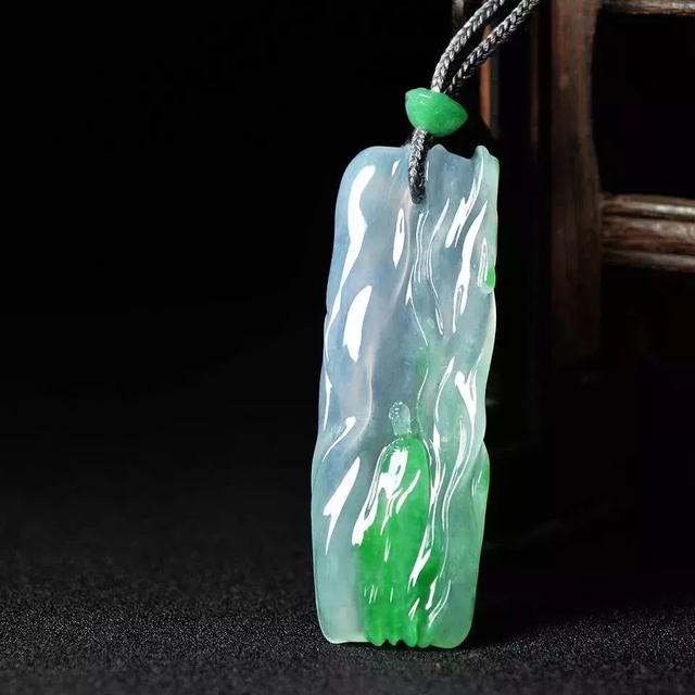 翡翠随形原石挂件流行趋势的简单介绍-第25张图片-翡翠网 翡翠随形原石挂件流行趋势的简单介绍-第25张图片-翡翠网