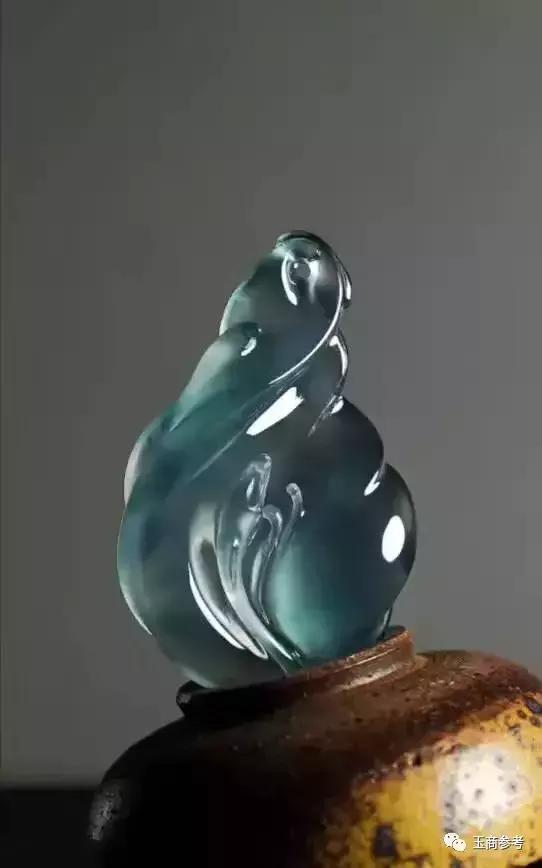 翡翠随形原石挂件流行趋势的简单介绍-第28张图片-翡翠网 翡翠随形原石挂件流行趋势的简单介绍-第28张图片-翡翠网