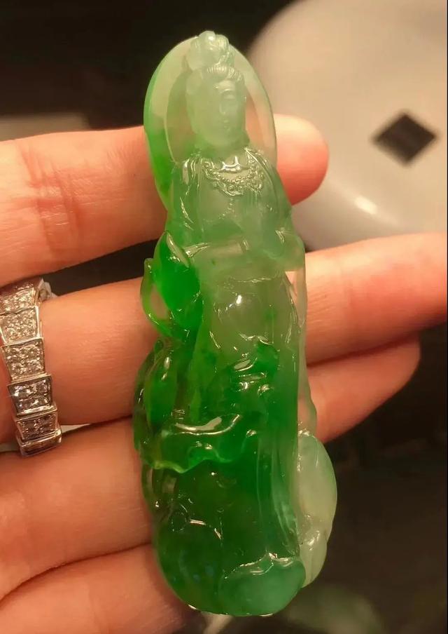 翡翠原石全抛光好不好真正的翡翠原石-第6张图片-翡翠网 翡翠原石全抛光好不好真正的翡翠原石-第6张图片-翡翠网