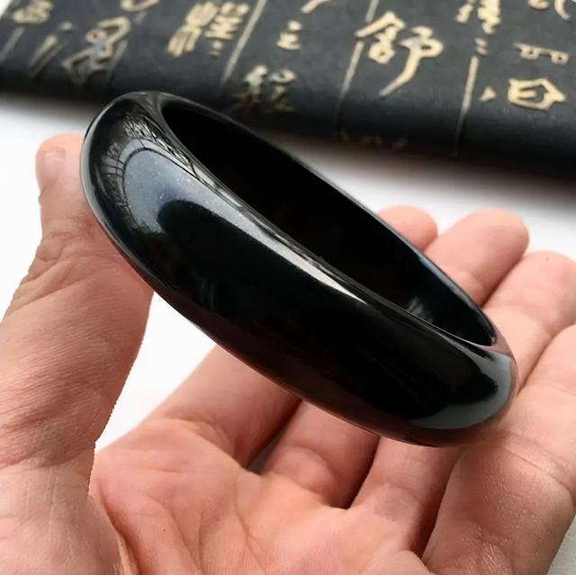 翡翠玉的基本知识,翡翠的基本知识大全-第16张图片-翡翠网