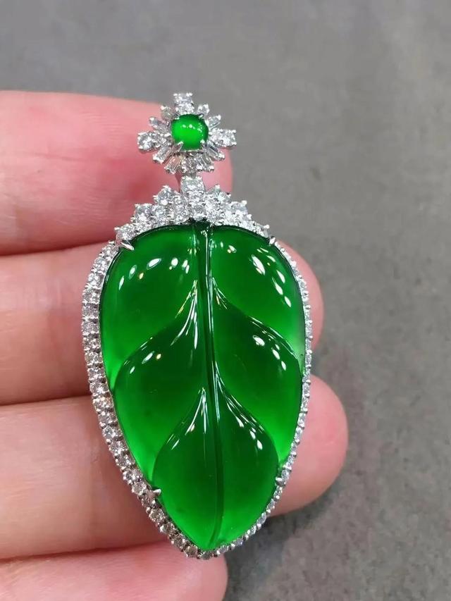 翡翠镶金吊坠价格,镶金翡翠如意吊坠图片-第4张图片-翡翠网 翡翠镶金吊坠价格,镶金翡翠如意吊坠图片-第4张图片-翡翠网