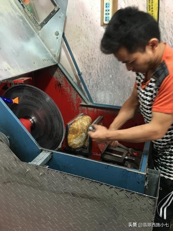 翡翠加工知识关于翡翠的知识大全-第2张图片-翡翠网