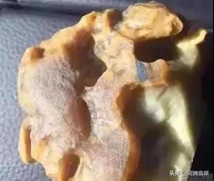 极品黄阳绿翡翠价格的简单介绍-第2张图片-翡翠网 极品黄阳绿翡翠价格的简单介绍-第2张图片-翡翠网