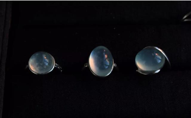 蓝水翡翠价格暴跌高冰种蓝水翡翠价格-第3张图片-翡翠网 蓝水翡翠价格暴跌高冰种蓝水翡翠价格-第3张图片-翡翠网