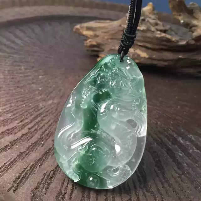 包含翡翠常识知识的词条-第1张图片-翡翠网 包含翡翠常识知识的词条-第1张图片-翡翠网