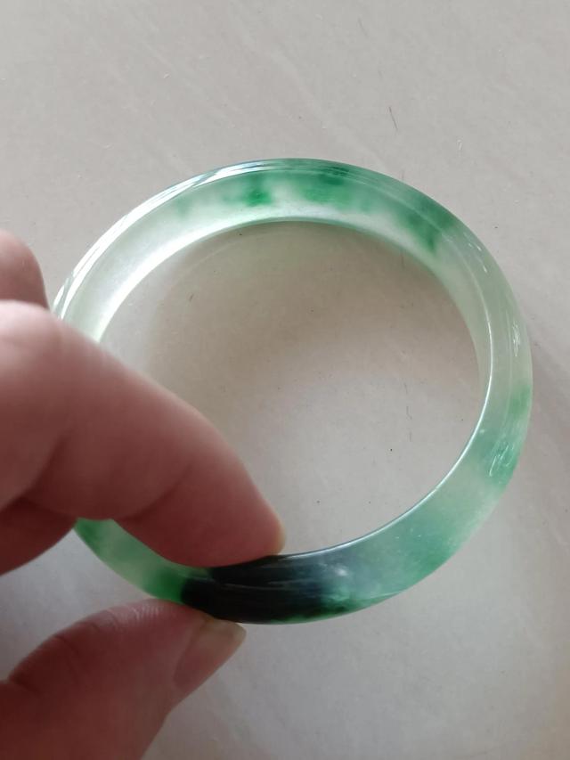 A货翡翠手镯翡翠手镯有注胶算a货吗-第3张图片-翡翠网 A货翡翠手镯翡翠手镯有注胶算a货吗-第3张图片-翡翠网