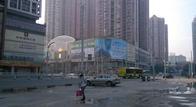 关于翡翠原石交易市场的信息-第9张图片-翡翠网 关于翡翠原石交易市场的信息-第9张图片-翡翠网