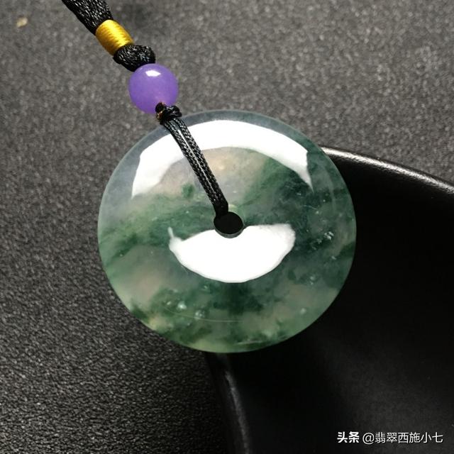 两百多的翡翠手镯是真的吗,翡翠种水是怎么形成的-第7张图片-翡翠网 两百多的翡翠手镯是真的吗,翡翠种水是怎么形成的-第7张图片-翡翠网