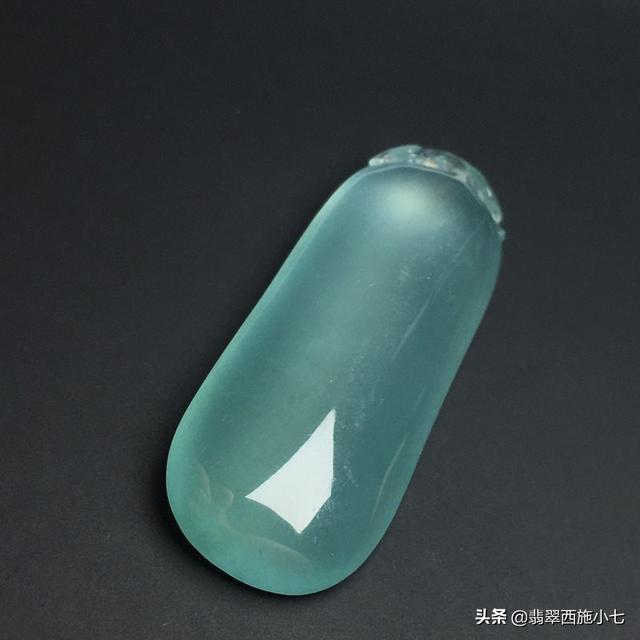 两百多的翡翠手镯是真的吗,翡翠种水是怎么形成的-第8张图片-翡翠网 两百多的翡翠手镯是真的吗,翡翠种水是怎么形成的-第8张图片-翡翠网