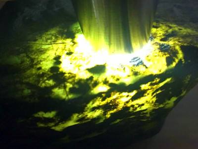 原石怎么看种水,翡翠原石赌种水-第2张图片-翡翠网 原石怎么看种水,翡翠原石赌种水-第2张图片-翡翠网