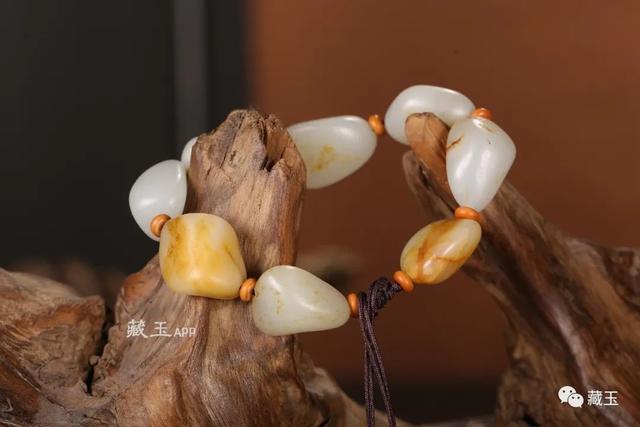 翡翠原石包料手串的简单介绍-第2张图片-翡翠网 翡翠原石包料手串的简单介绍-第2张图片-翡翠网