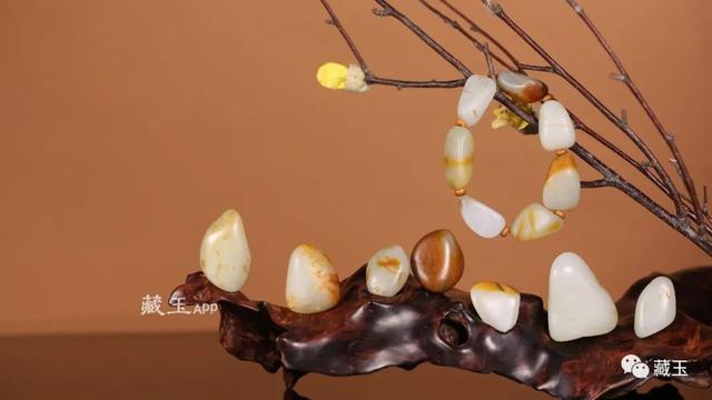 翡翠原石包料手串的简单介绍-第3张图片-翡翠网 翡翠原石包料手串的简单介绍-第3张图片-翡翠网