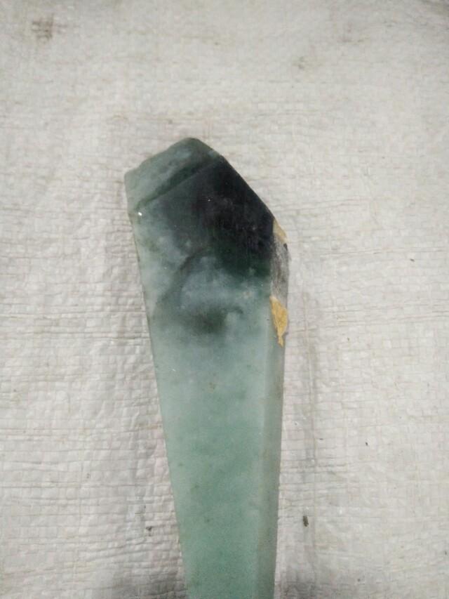 翡翠原石帝王绿180亿孙悟空翡翠原石-第3张图片-翡翠网