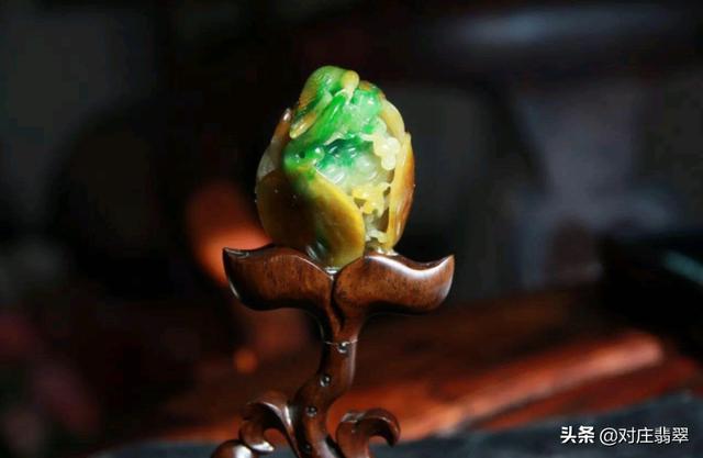 黑龙江佳的翡翠原石满绿翡翠原石-第9张图片-翡翠网 黑龙江佳的翡翠原石满绿翡翠原石-第9张图片-翡翠网