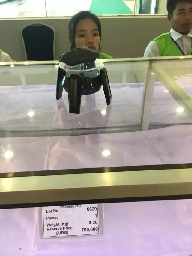 翡翠的原石在哪里,缅甸翡翠原石交易拍卖网-第8张图片-翡翠网 翡翠的原石在哪里,缅甸翡翠原石交易拍卖网-第8张图片-翡翠网