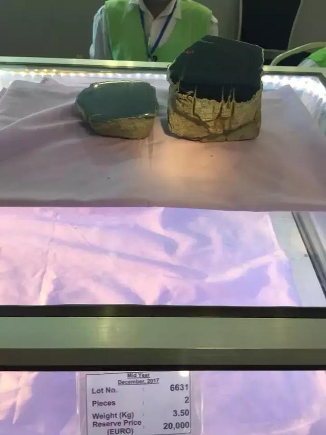 翡翠的原石在哪里,缅甸翡翠原石交易拍卖网-第11张图片-翡翠网 翡翠的原石在哪里,缅甸翡翠原石交易拍卖网-第11张图片-翡翠网