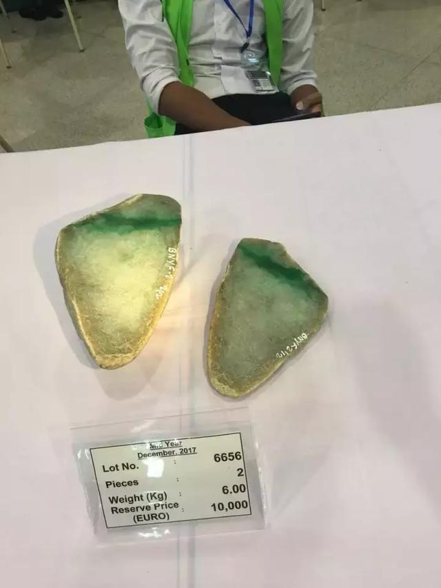 翡翠的原石在哪里,缅甸翡翠原石交易拍卖网-第21张图片-翡翠网 翡翠的原石在哪里,缅甸翡翠原石交易拍卖网-第21张图片-翡翠网