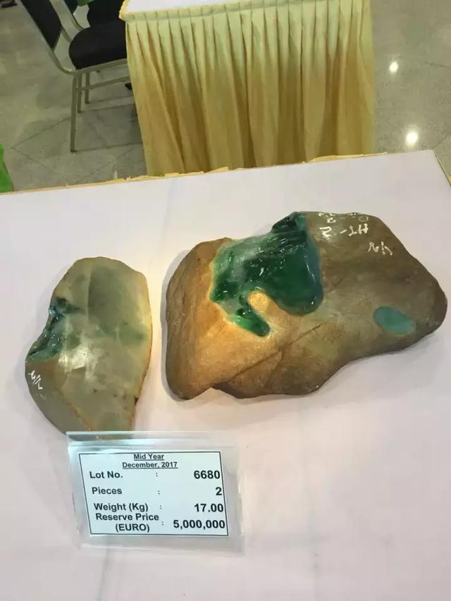 翡翠的原石在哪里,缅甸翡翠原石交易拍卖网-第31张图片-翡翠网 翡翠的原石在哪里,缅甸翡翠原石交易拍卖网-第31张图片-翡翠网